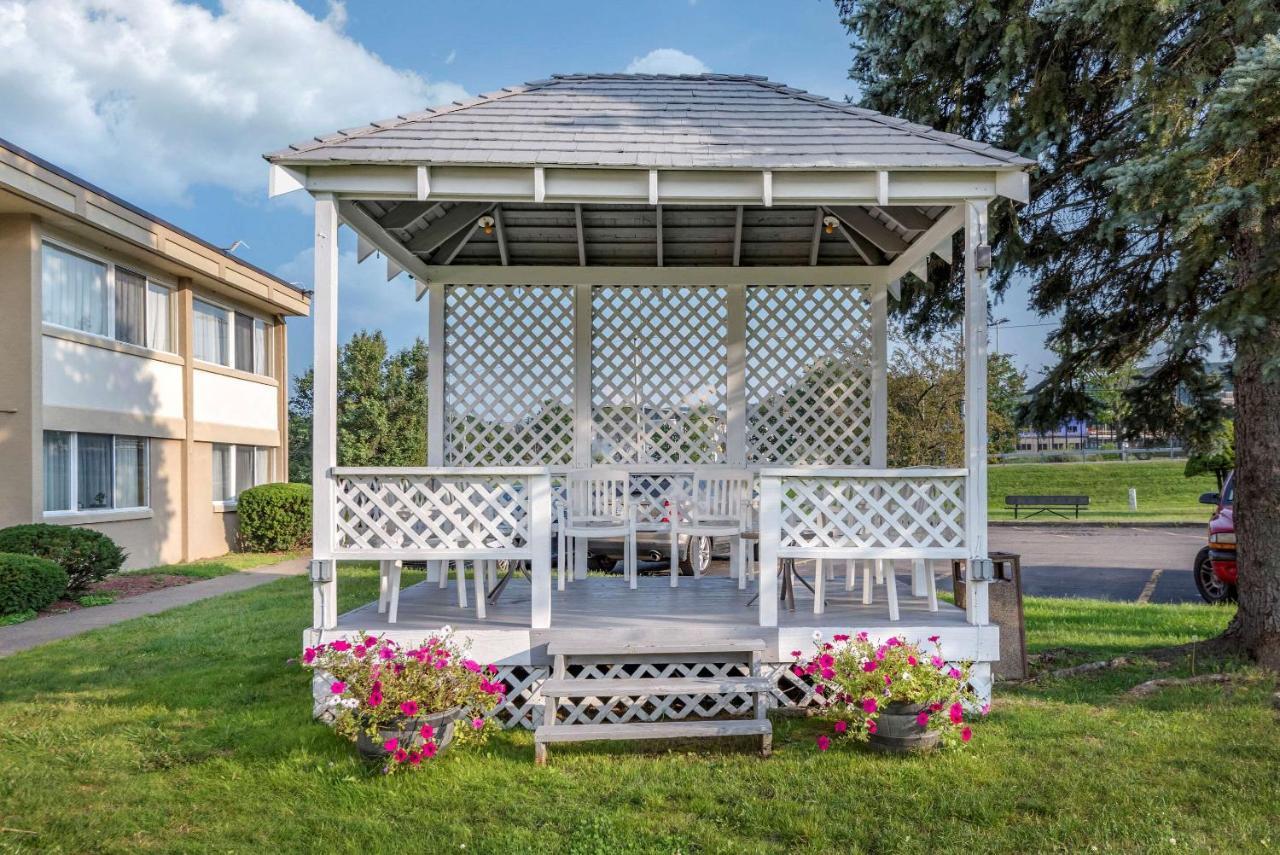 Quality Inn & Suites Vestal Binghamton Near University Экстерьер фото