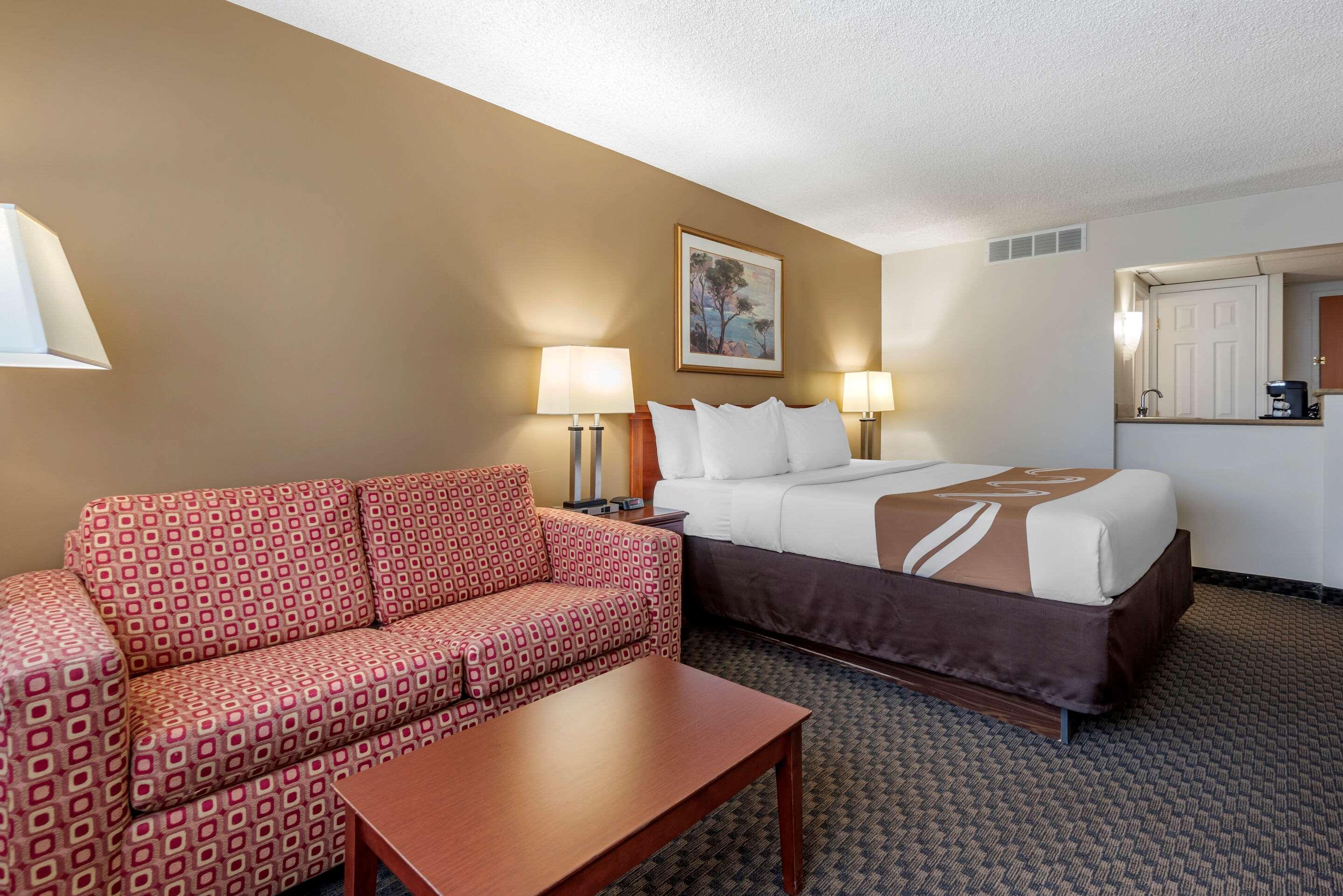 Quality Inn & Suites Vestal Binghamton Near University Экстерьер фото