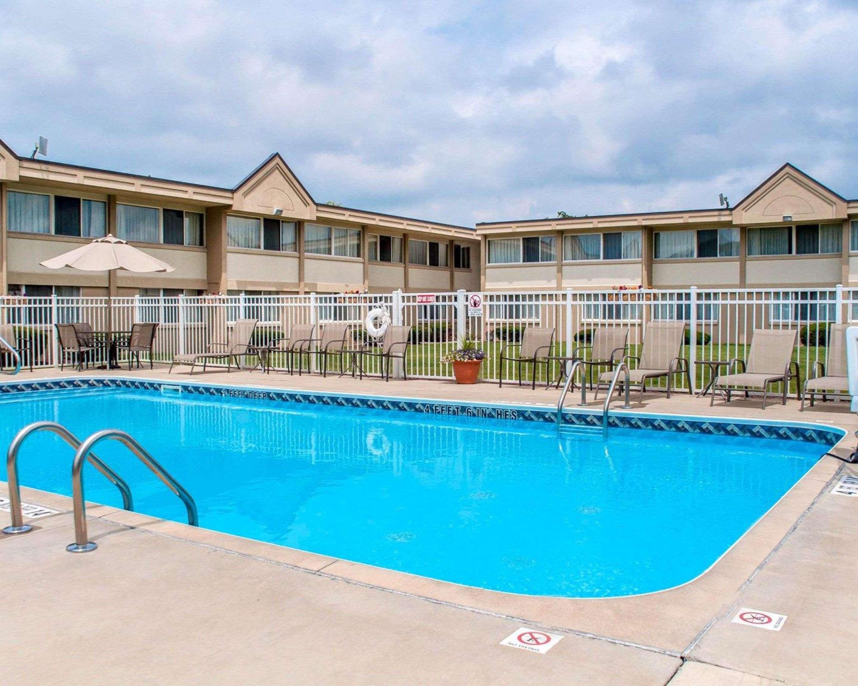 Quality Inn & Suites Vestal Binghamton Near University Экстерьер фото