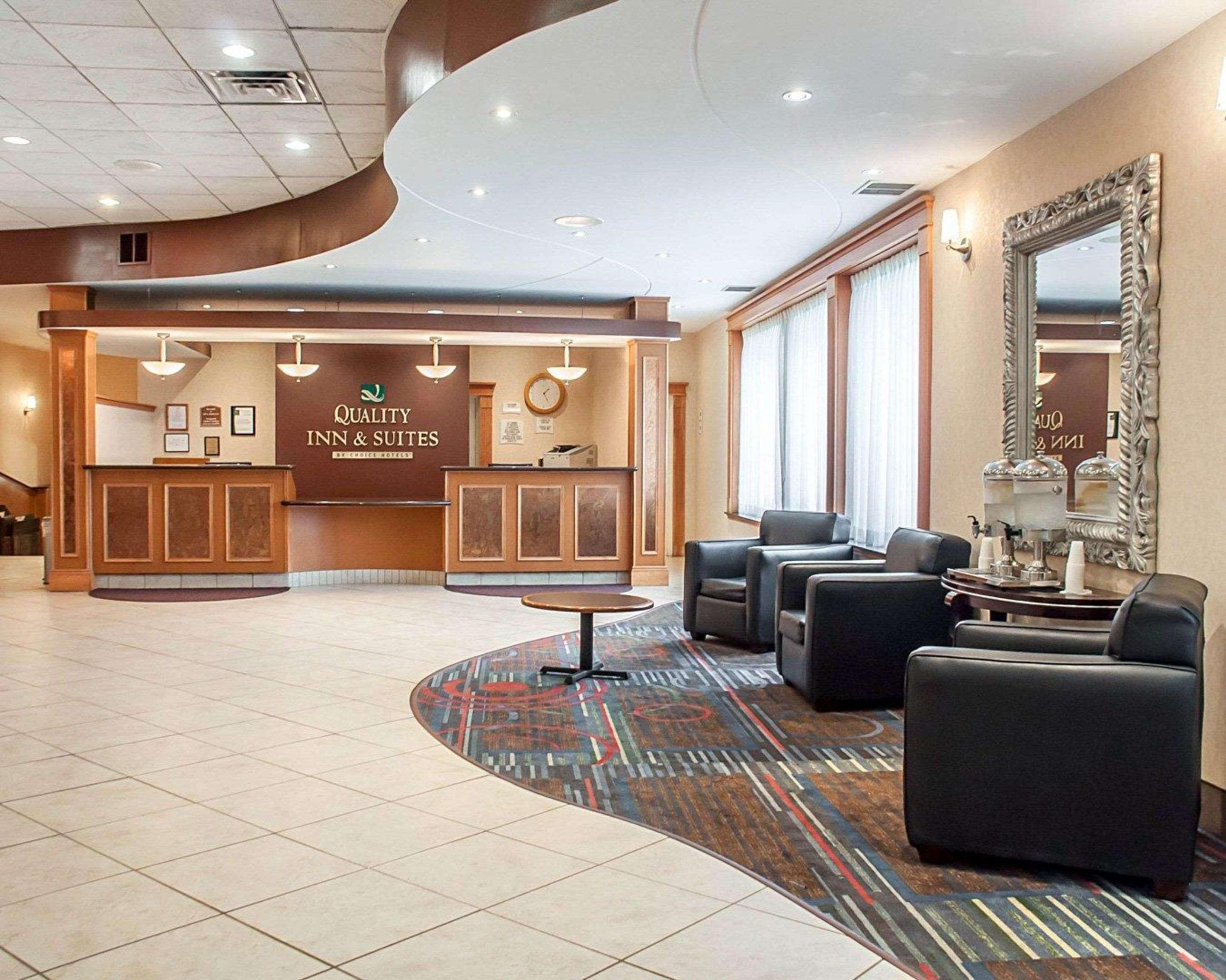 Quality Inn & Suites Vestal Binghamton Near University Экстерьер фото