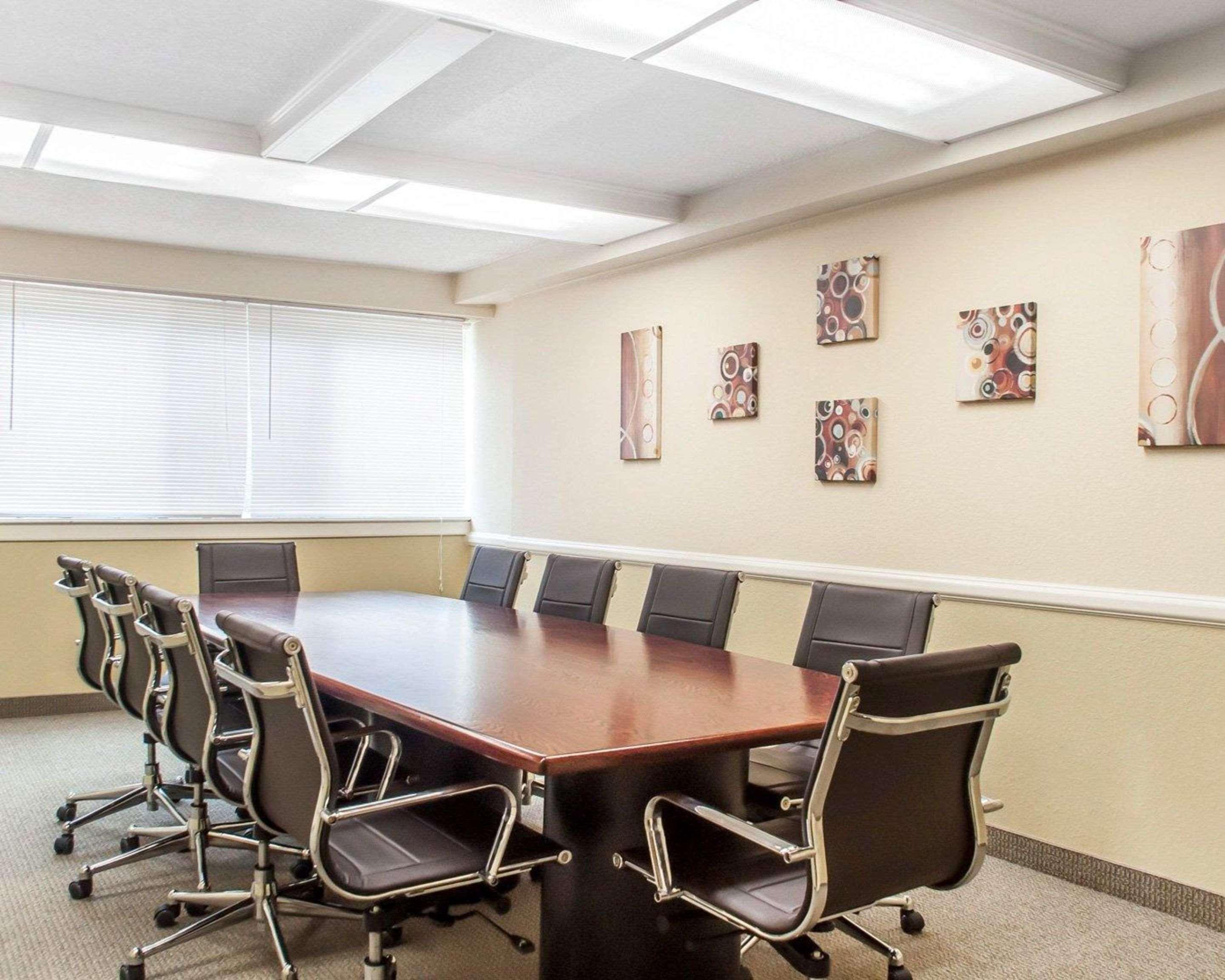 Quality Inn & Suites Vestal Binghamton Near University Экстерьер фото