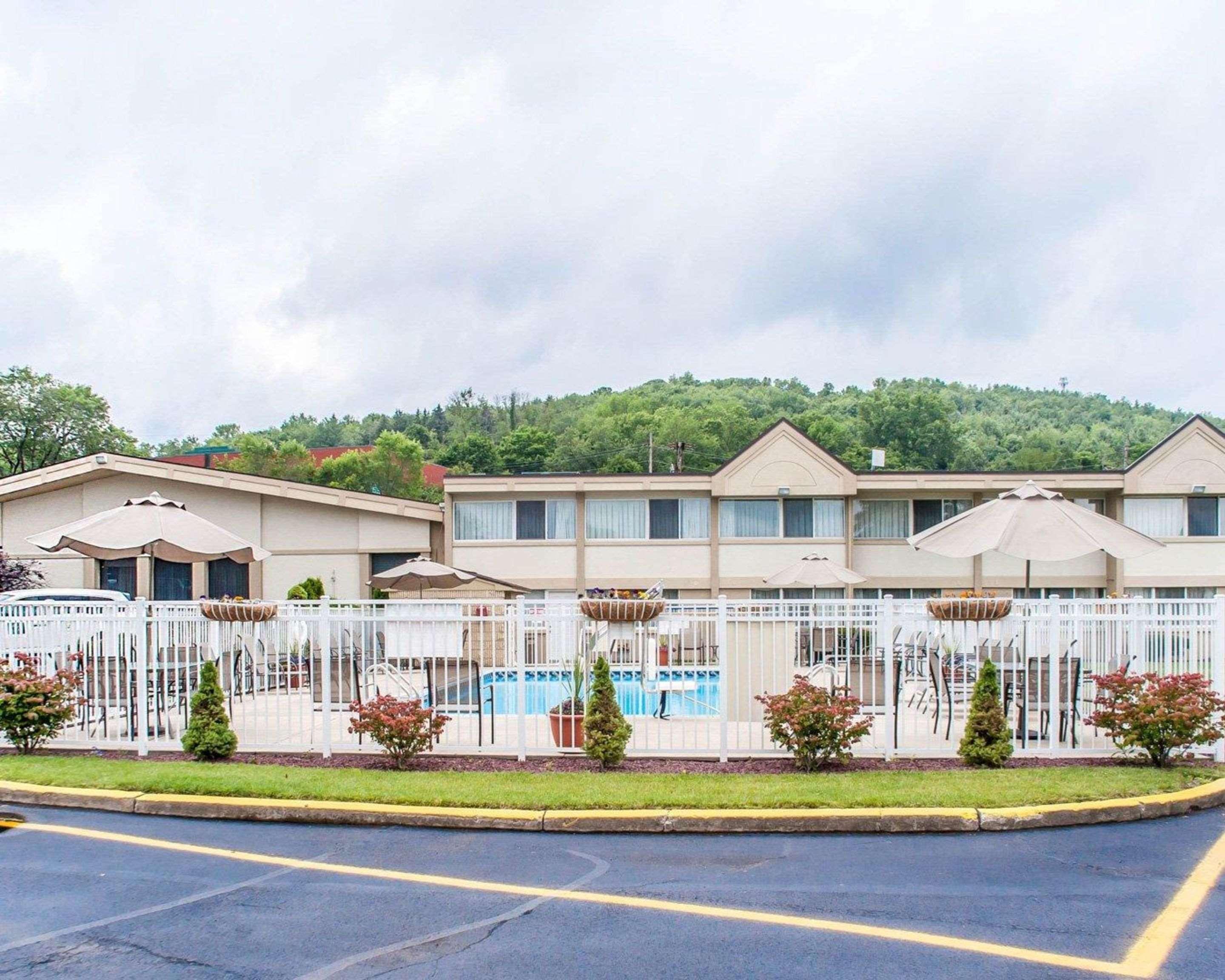 Quality Inn & Suites Vestal Binghamton Near University Экстерьер фото