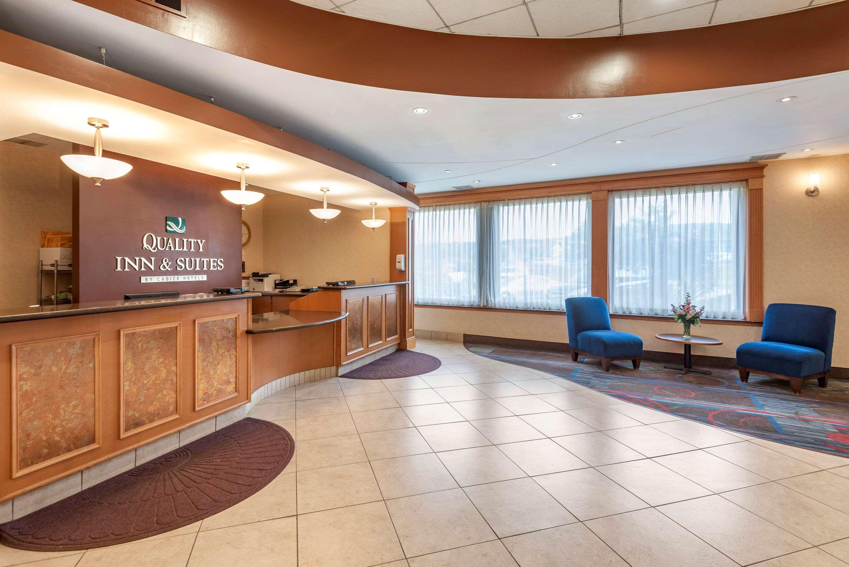 Quality Inn & Suites Vestal Binghamton Near University Экстерьер фото