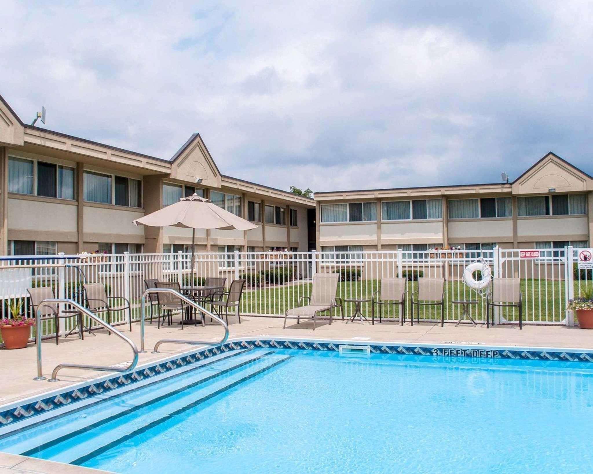 Quality Inn & Suites Vestal Binghamton Near University Экстерьер фото