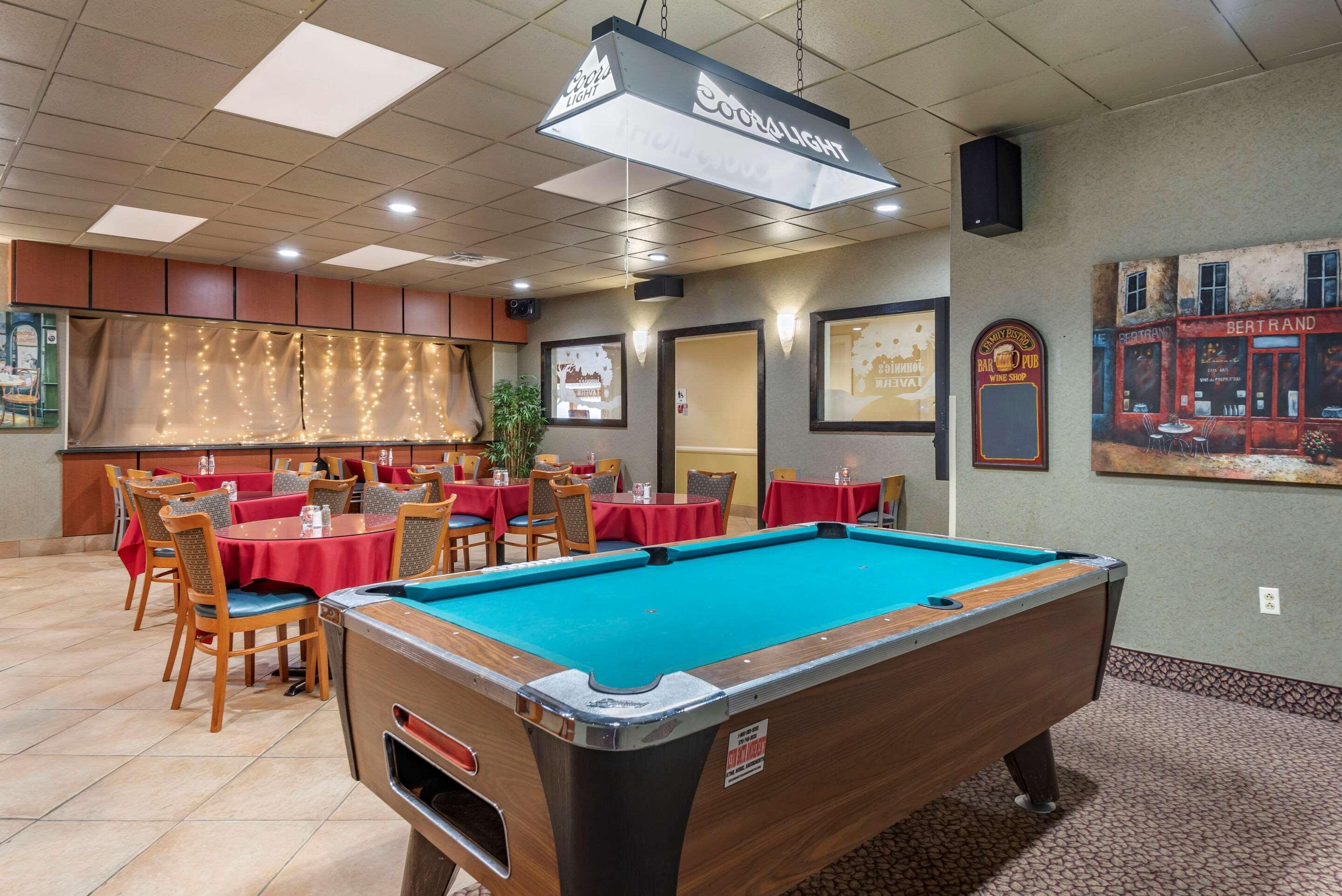 Quality Inn & Suites Vestal Binghamton Near University Экстерьер фото